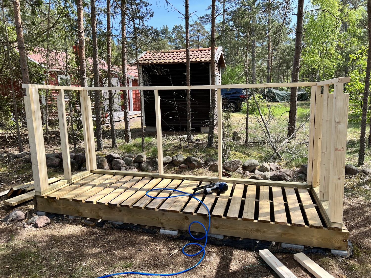 Einfacher Holzschuppen — Vorschau 2